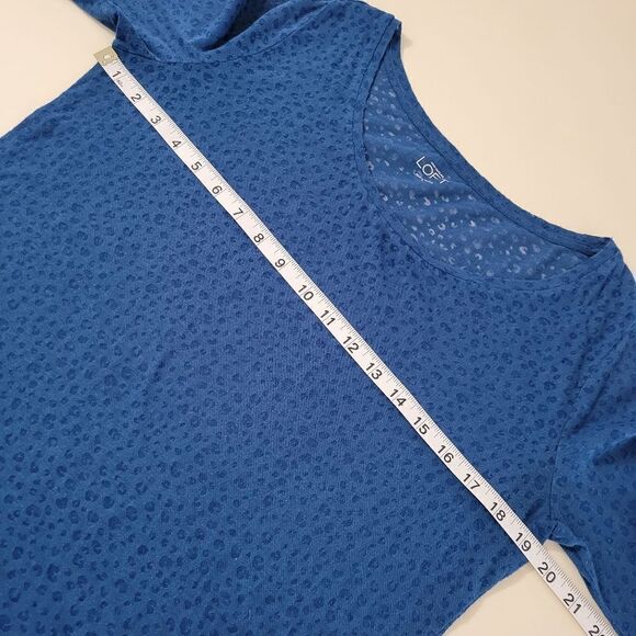 Ann Taylor LOFT Women's Blue Semi-Sheer Animal Print Roundneck Long Sleeve Top - Picture 3 of 10